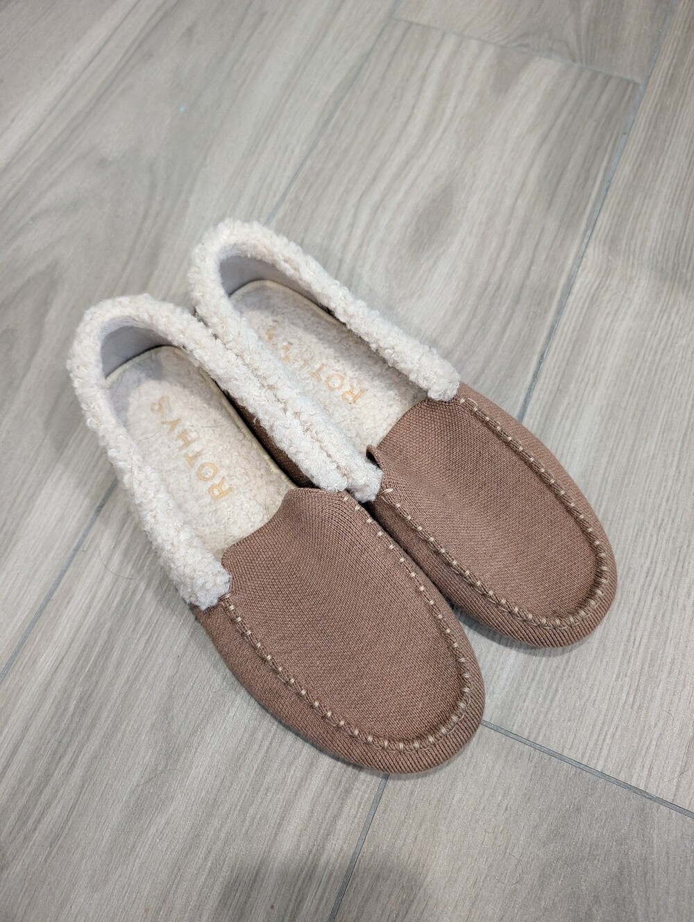 Rothys Tan Fur Lined Loafers Size 9